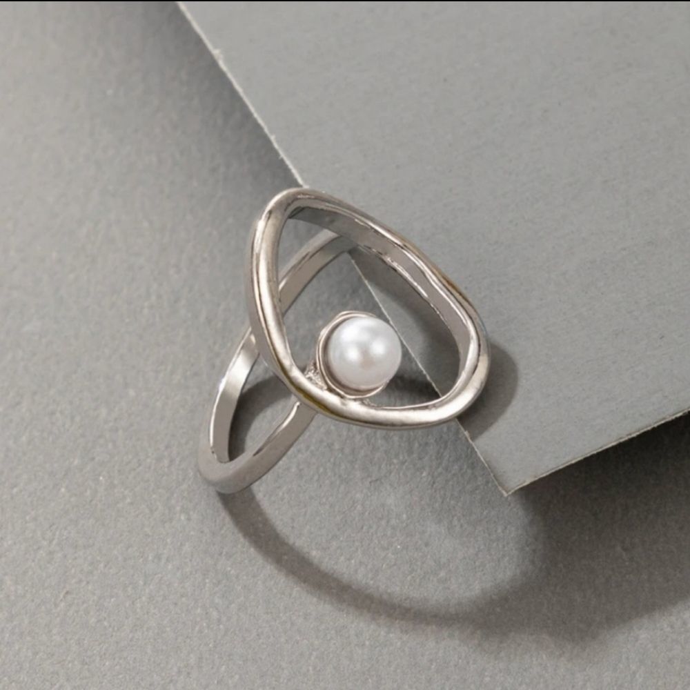 2 for $18❤️‍🔥 Silver Metal Loop Faux Pearl Asymmetrical Ring Size 9 - Picture 2 of 7